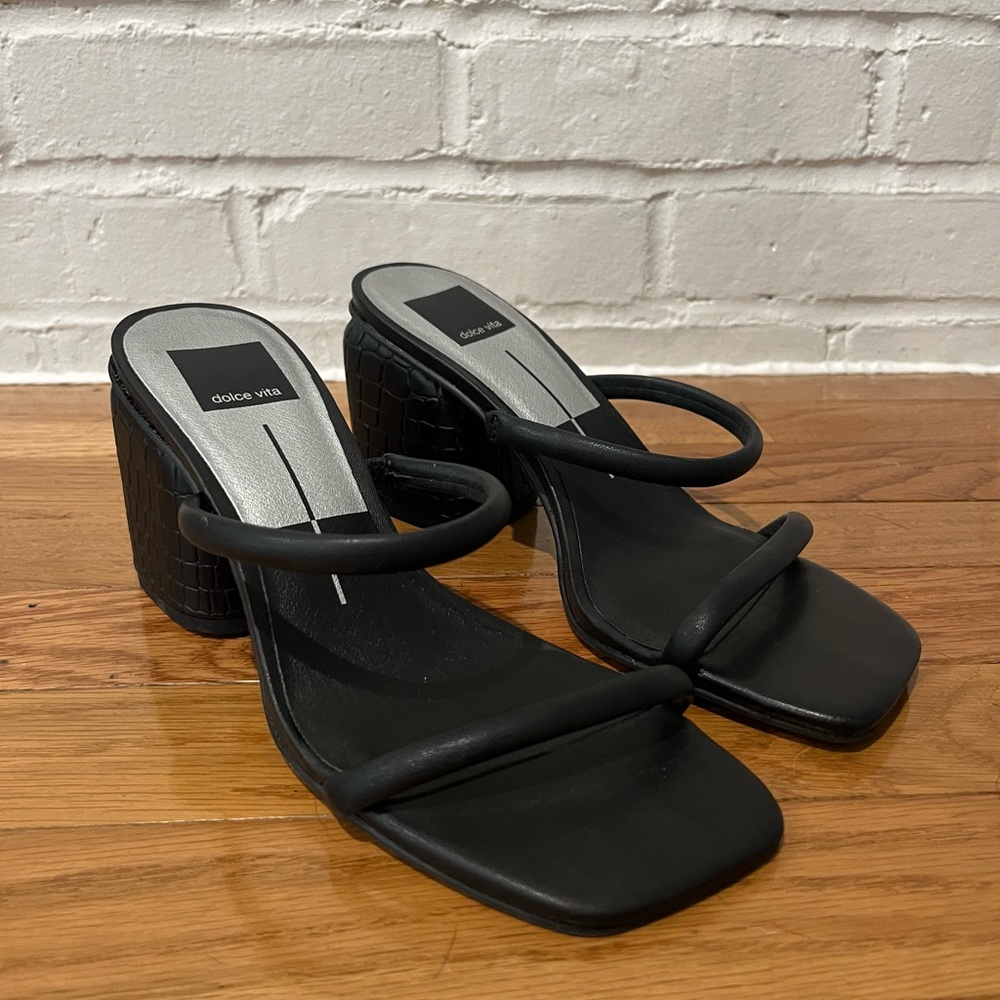 Like new- Dolce vita block heel sandals